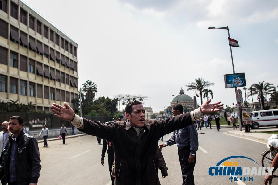 埃及开罗大学前发生3起爆炸致2死7伤