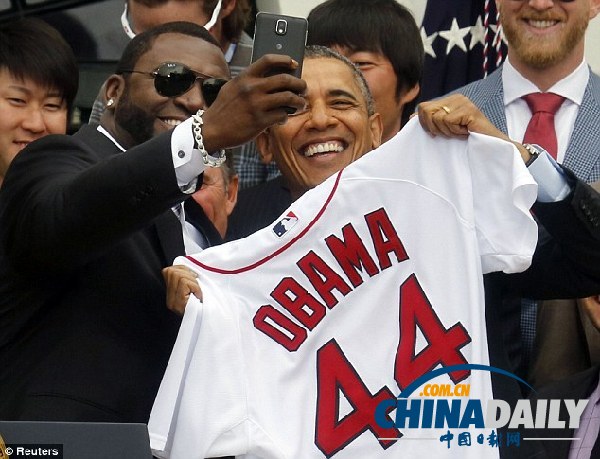 奥巴马自拍照被三星利用　白宫或禁总统再自拍