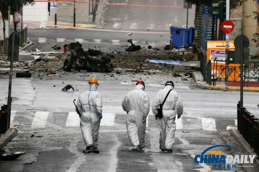 希腊银行外发生汽车炸弹袭击 传炸药达70公斤