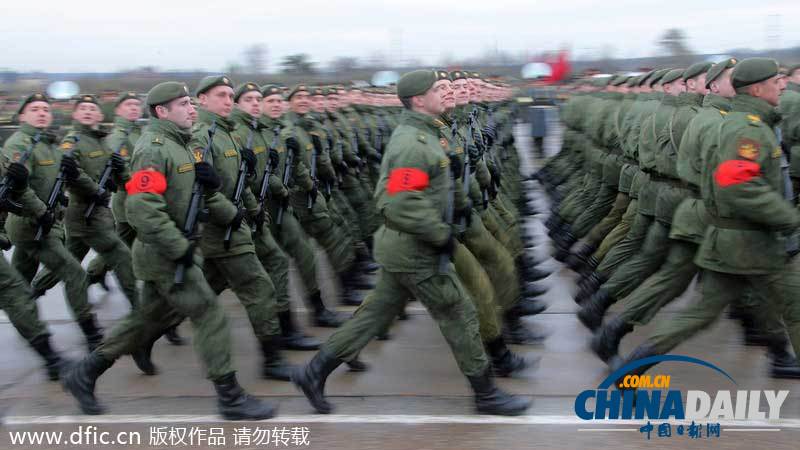 俄罗斯举行胜利日阅兵首次彩排 多种武器装备亮相