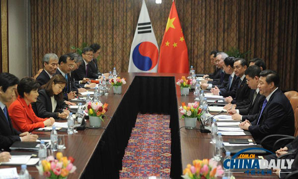 习近平同韩国总统朴槿惠通电话 愿在双方方便时候访韩