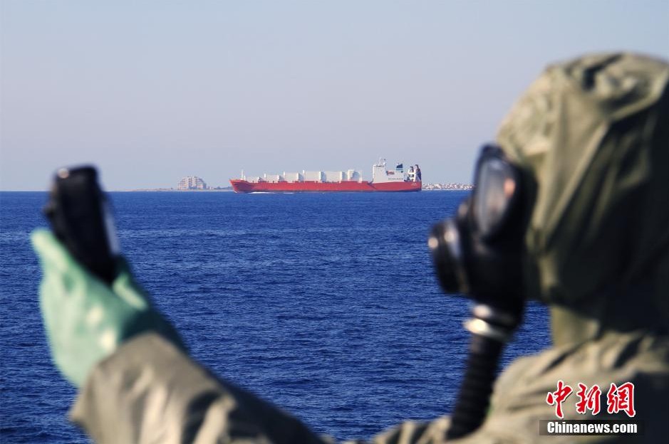 中国海军黄山舰完成第十七批叙化武海运护航任务