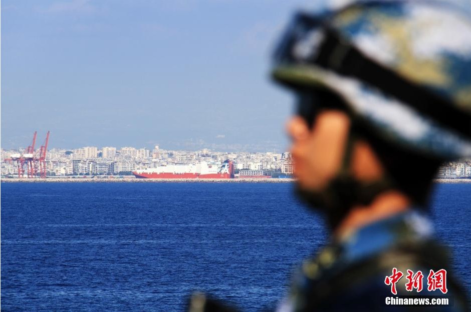 中国海军黄山舰完成第十七批叙化武海运护航任务