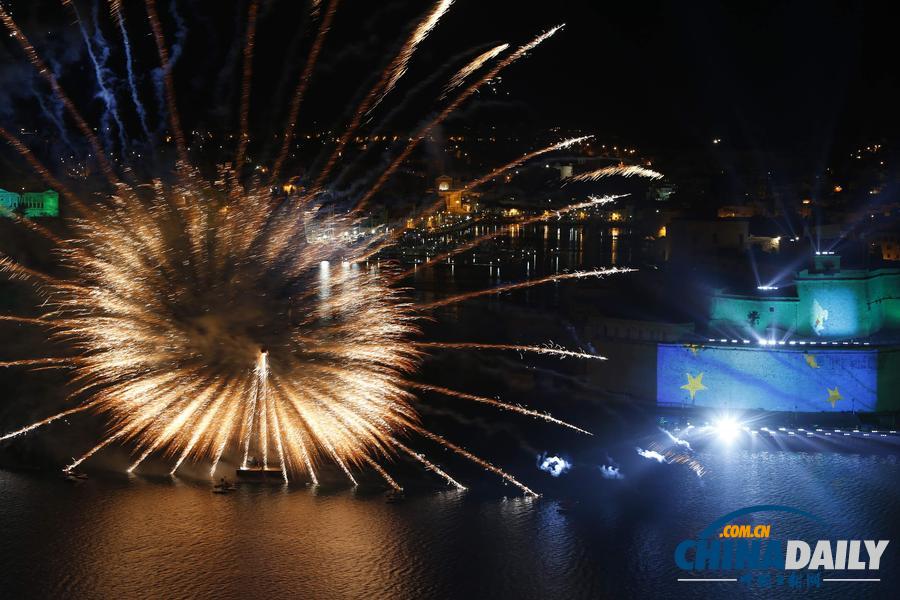 马耳他举行盛大烟花表演 庆祝加入欧盟十周年