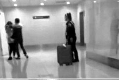 一中国女子在菲律宾机场遭掌掴 被推进拘留室