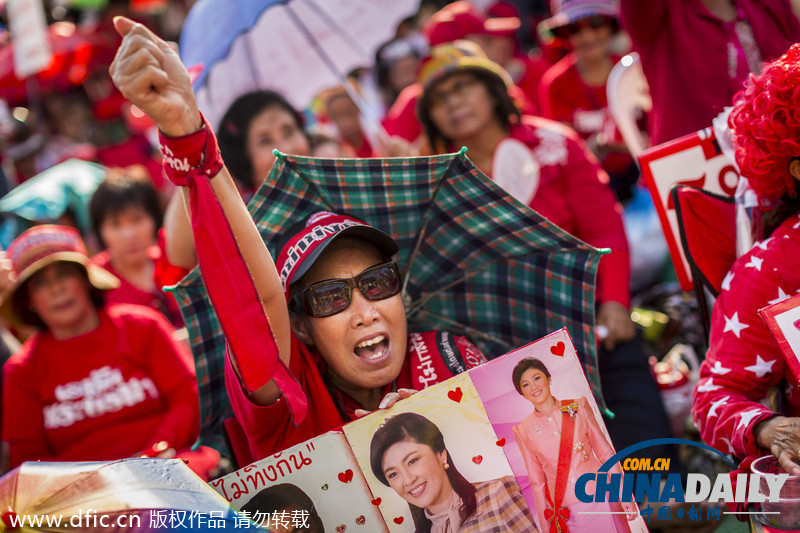泰国红衫军街头集会声援英拉政府