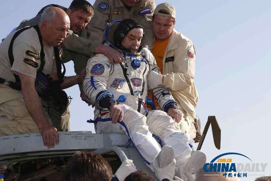 国际空间站宇航员乘“联盟”号飞船返回地面（组图）
