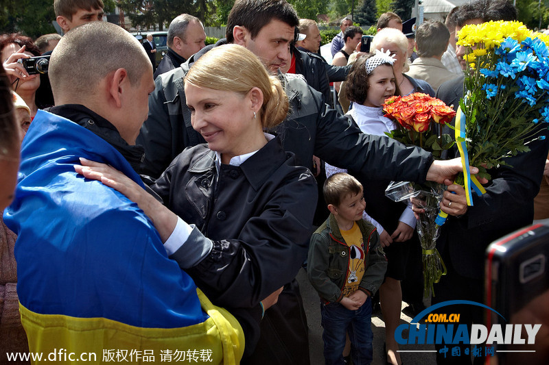 乌克兰总统候选人季莫申科会见选民 为大选造势