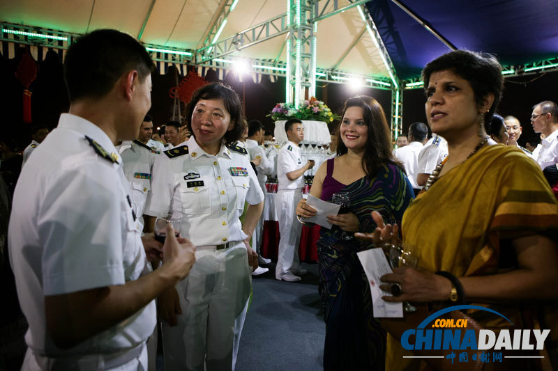 中国海军在印度举行甲板招待会 双方进行友好交流