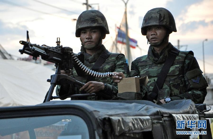 泰国军方发动政变 士兵封锁政府机关大楼