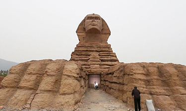 外媒：中国“山寨品”埃及狮身人面像将被拆除