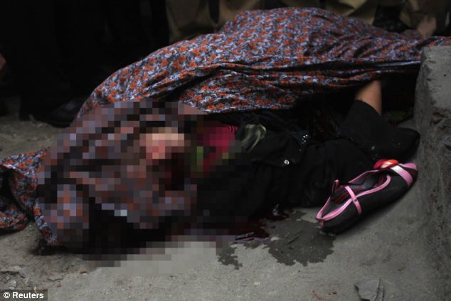 巴基斯坦女子因违背家长意愿嫁人被20名亲属砸死