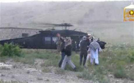 塔利班公布移交美士兵视频 美军动用黑鹰直升机