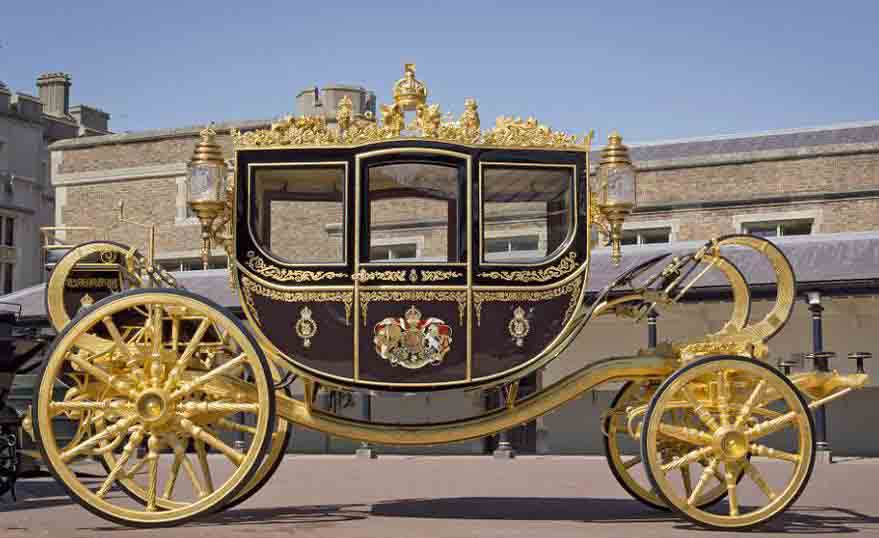 加男子为英女王打造镶钻豪华马车 似移动博物馆