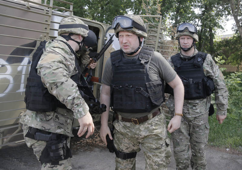 乌克兰民间武装击退乌军 夺取两处基地