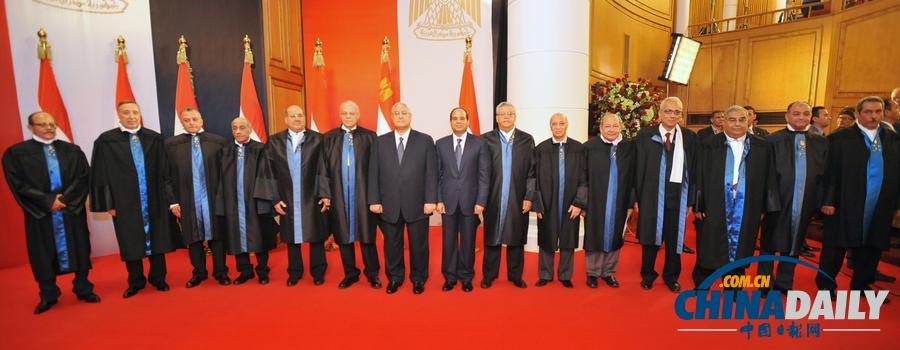 塞西宣誓就任埃及总统 检阅仪仗队