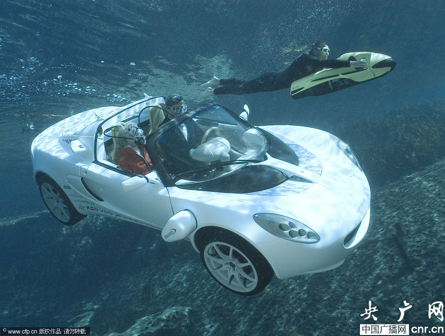 世界首辆“两栖汽车”问世 灵感来源于邦德电影