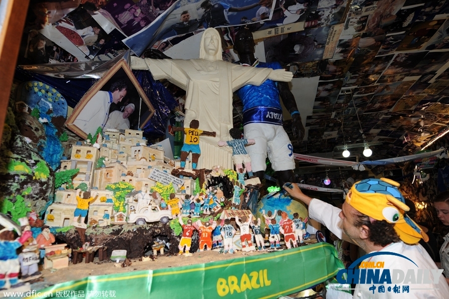巴西糕点师制作世界杯主题糕点　硕大巴神吸引眼球