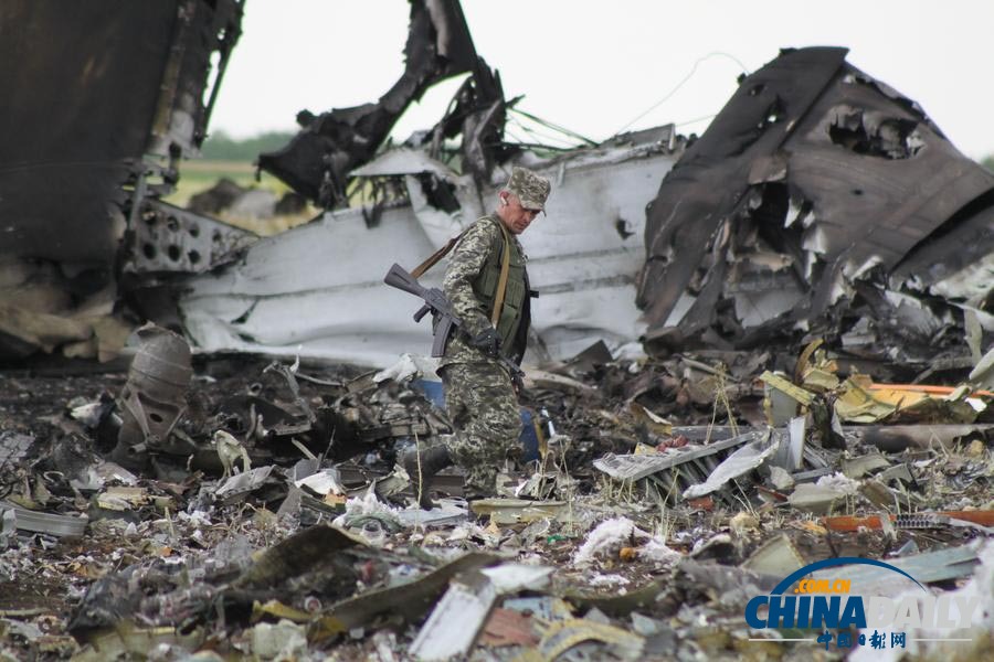 乌克兰总检察院证实49人在飞机被击落事件中身亡