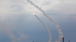 俄罗斯开始试验新型超音速导弹 速度大幅提升
