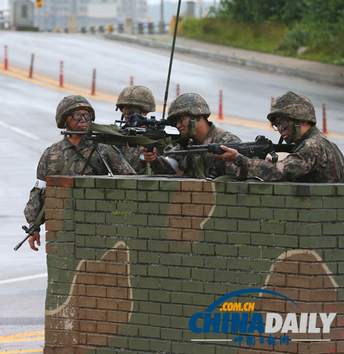 韩军方围捕枪击事件肇事士兵 不排除开枪可能