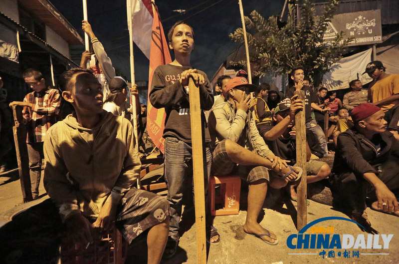 印尼关闭东南亚最大红灯区 当地人反对强硬派支持