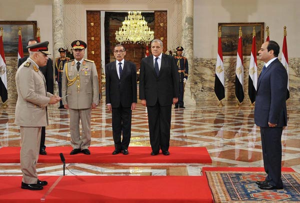 埃及总统自请工资减半 助国家减轻赤字