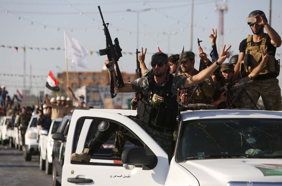 伊拉克民兵接受军训准备开赴前线
