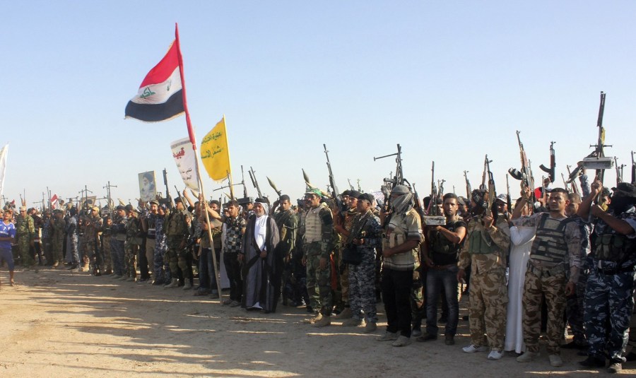 伊拉克民兵接受军训准备开赴前线