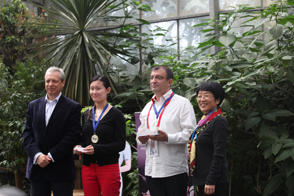中国驻欧盟使团邀600嘉宾参加“中国日”并与熊猫互动