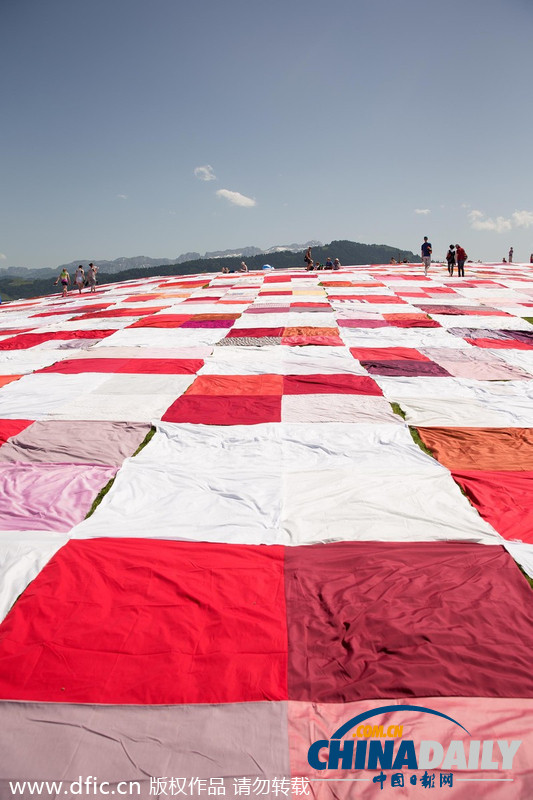 瑞士巨型艺术作品超霸气 让人享受史诗般的野餐