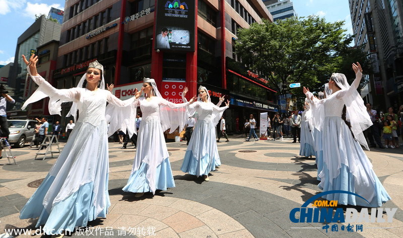 高加索文化庆典在韩举行 看异域女郎舞姿妙曼