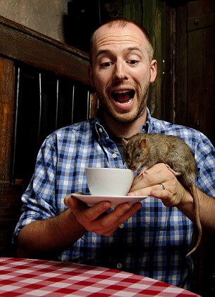 伦敦开老鼠咖啡馆 18老鼠陪你喝咖啡