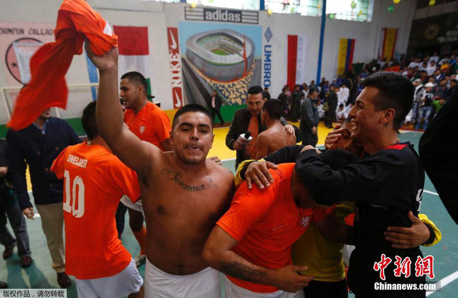 秘鲁举行监狱世界杯 山寨荷兰队夺“大力神金杯”