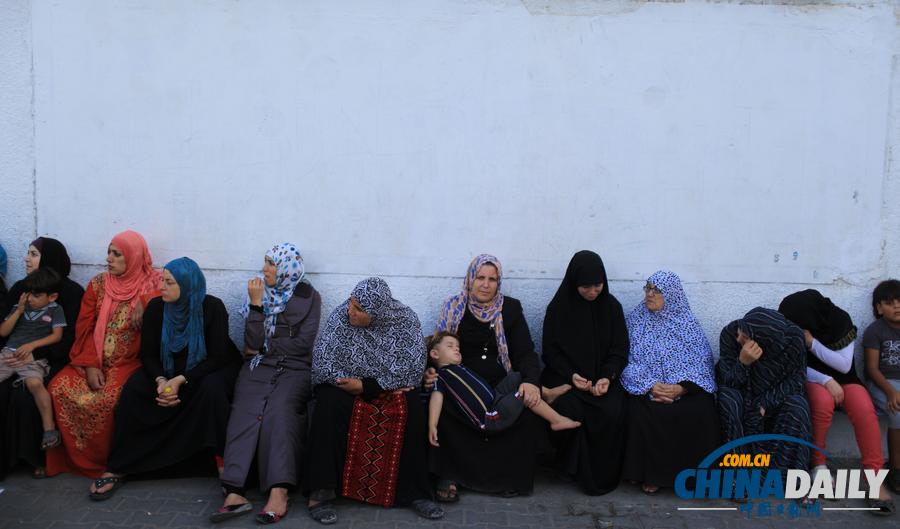 受到以色列警告 数千巴勒斯坦人紧急逃离加沙