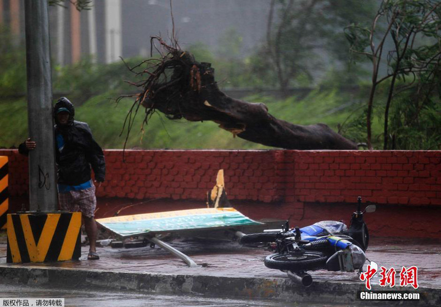 台风“威马逊”席卷菲律宾 33万人撤离避难（高清组图）