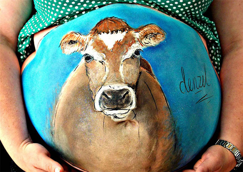 英国画家在130多位孕妇腹部上创作彩绘
