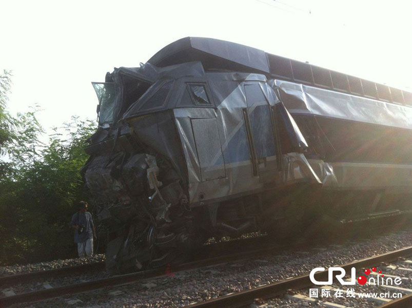 法国发生火车追尾事故 已造成至少40人受伤(高清组图)