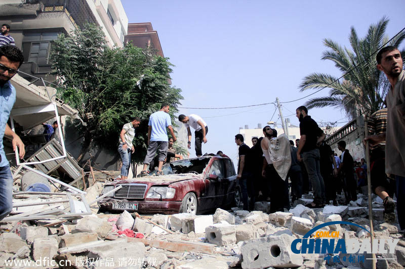 以色列轰炸加沙难民营 巴方死亡人数升至560