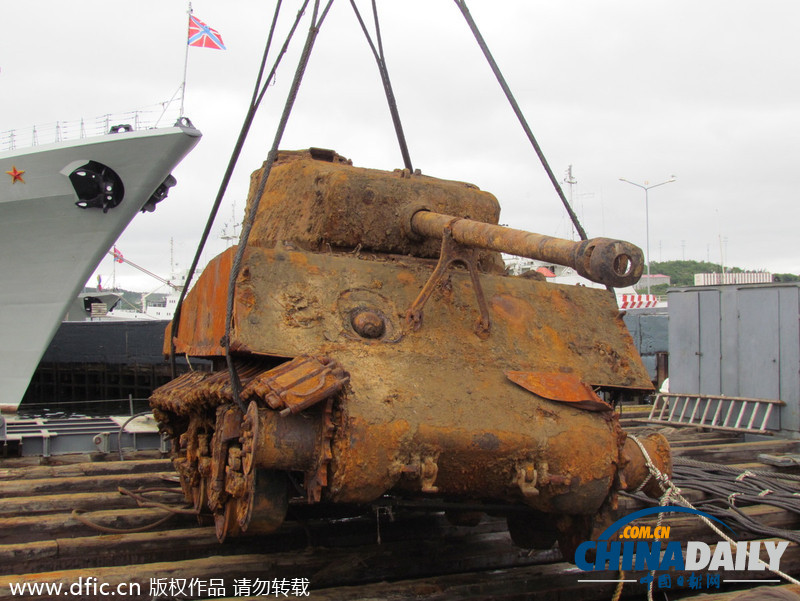 俄成功打捞美二战坦克 70年前被德击沉