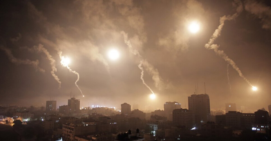 加沙遭以色列陆海空三面炮击 经历史上最沉重之夜