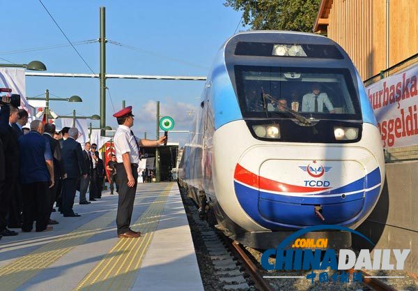 外媒：中国高铁搅动世界交通布局 成中国崛起重要象征
