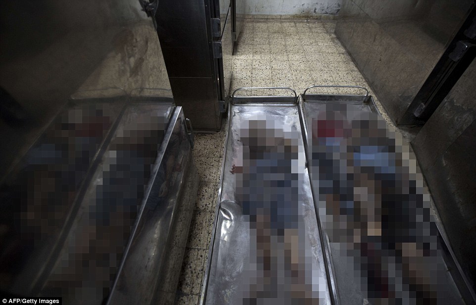 加沙的坟墓：死亡人数骤增死者无处安葬