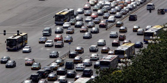 法国本周末将面临全境大堵车 交通部门发布出行小贴士
