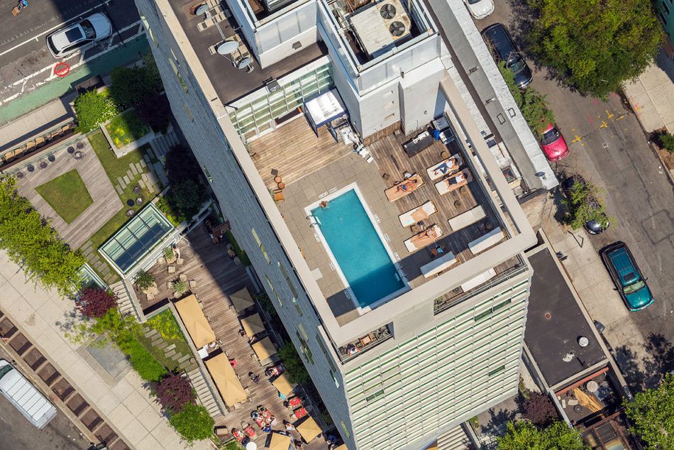 纽约的奢侈：富人的屋顶泳池