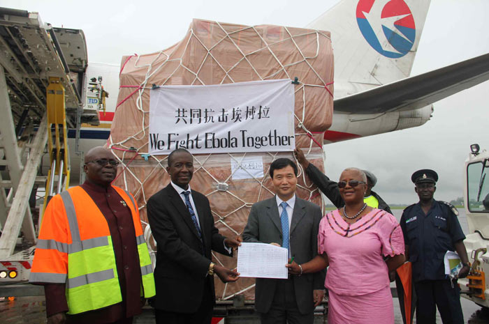 中国援塞拉利昂抗击埃博拉疫情紧急人道主义医疗物资抵塞