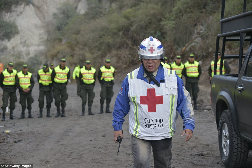 厄瓜多尔地震引发采石场山体滑坡严重 中国承包商工人遇难
