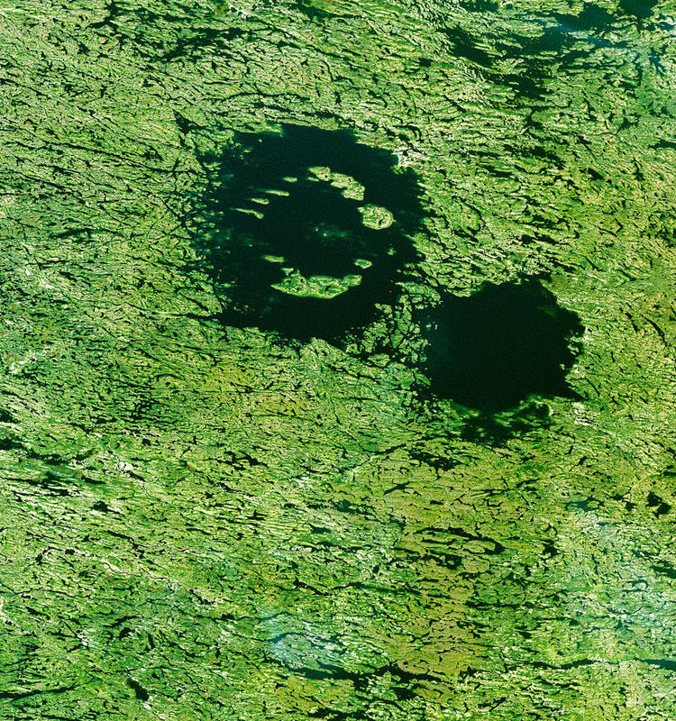 欧洲太空总署拍摄地球地貌 北极上空云群横扫(高清组图)
