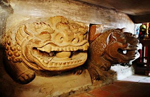 越南文化部建议将中国造型石狮子从越南遗迹区移走