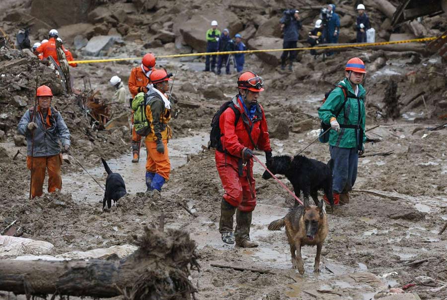 日本广岛洪灾增至50人死亡 安倍取消灾区视察